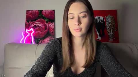 aliceinlustland online show from May 6, 8:02 pm