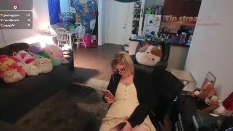 Snapshot of aliceliddell710 chatting on September 20, 5:50 am Alice Liddell online show from September 20, 5:50 am