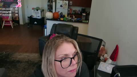 Snapshot of aliceliddell710 chatting on October 2, 6:02 pm Alice Liddell online show from October 2, 6:02 pm