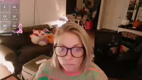 Snapshot of aliceliddell710 chatting on October 10, 6:29 am Alice Liddell online show from October 10, 6:29 am