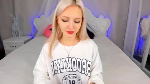 alicemonro online show from November 12, 9:07 am