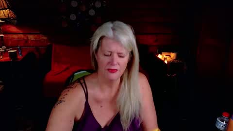 Alices Curiosity online show from December 3, 5:21 am