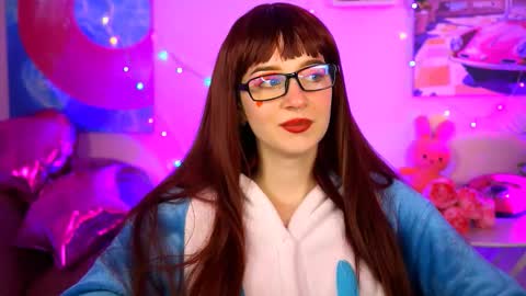 Snapshot of alicewelch_ chatting on September 10, 1:11 pm alicewelch_ online show from September 10, 1:11 pm