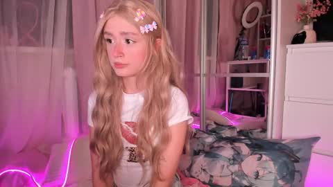 from wonderland online show from November 26, 5:25 pm