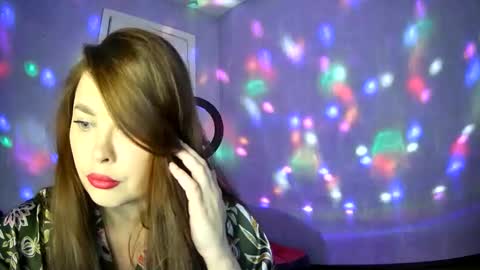 AlicexFresh online show from September 17, 6:55 am