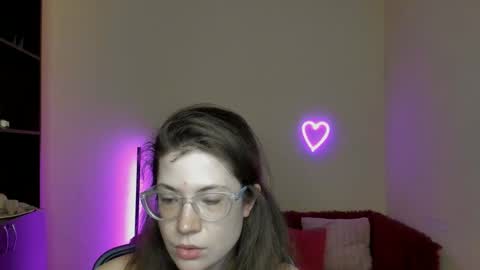 Alicia online show from March 7, 5:17 pm