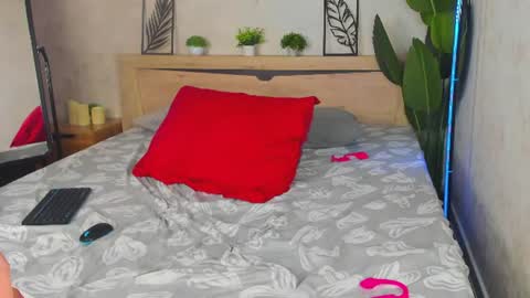 Alicia 2 GMT 3am-9am TueThuFriSun 9am-15pm Sat online show from July 3, 3:23 am