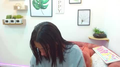 Snapshot of aliciacute__ chatting on October 16, 7:05 pm aliciacute online show from October 16, 7:05 pm