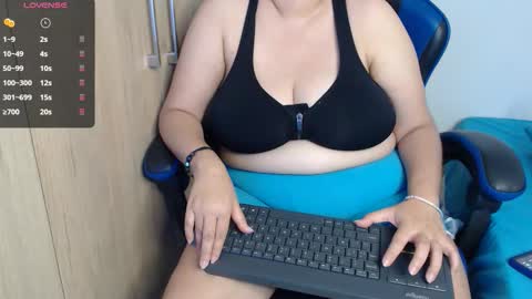 Snapshot of aliciaking_ chatting on September 19, 7:13 pm of  online show from September 19, 7:13 pm
