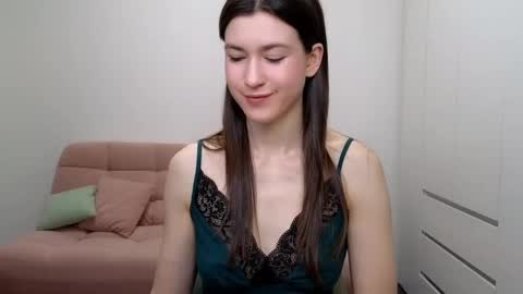 Snapshot of alicianoveli chatting on February 19, 4:44 am alicianoveli online show from February 19, 4:44 am
