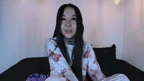    online show from August 7, 10:33 am