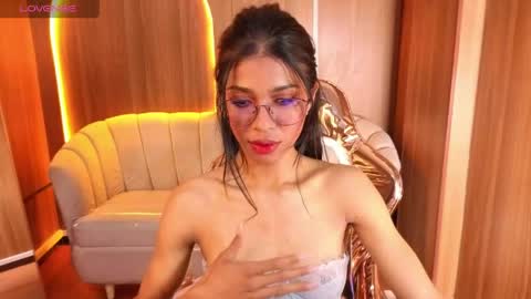 alina_b_ online show from May 2, 9:18 pm