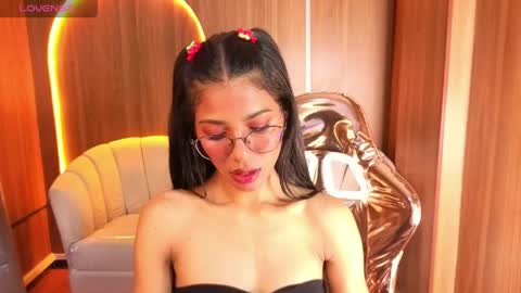 alina_b_ online show from April 29, 8:14 pm