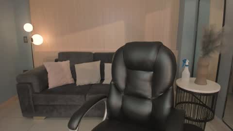 alinakravitz_ online show from January 11, 4:56 pm