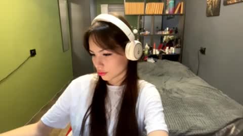 Snapshot of alinedifede chatting on October 16, 10:07 am Alice online show from October 16, 10:07 am
