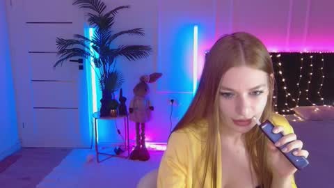 alisa_woood online show from March 8, 3:38 pm