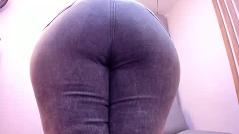 Snapshot of alishapalmer chatting on October 8, 12:20 pm online show from October 8, 12:20 pm