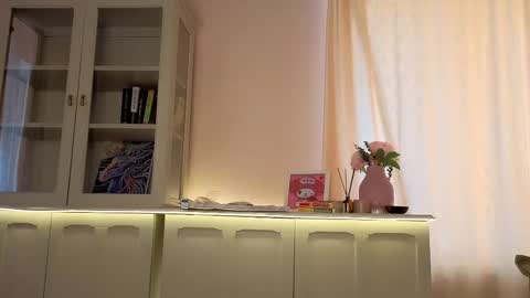 Alisia online show from March 14, 8:04 am