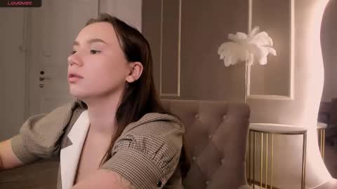 Snapshot of alisia_mars chatting on October 3, 9:47 am Alisia online show from October 3, 9:47 am