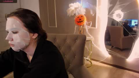 Snapshot of alisia_mars chatting on October 15, 8:17 am Alisia online show from October 15, 8:17 am