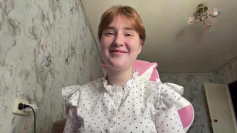 Mia online show from March 12, 10:40 am