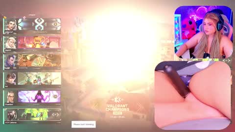 Snapshot of alison_gamer chatting on September 21, 6:17 pm Alison online show from September 21, 6:17 pm