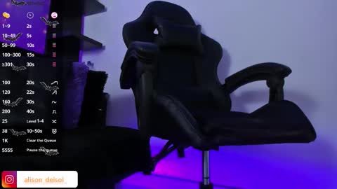 alison_wynter online show from October 4, 4:51 am