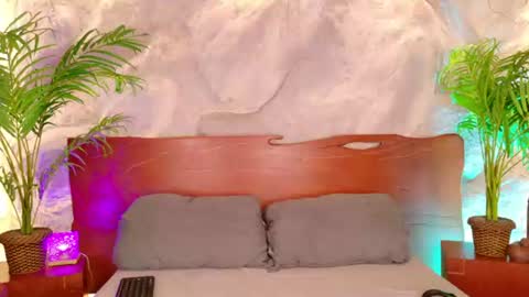 Alison Moon  online show from July 17, 1:10 am
