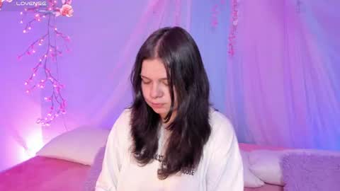 Mia online show from July 7, 3:42 am