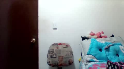 Snapshot of alisson_brand chatting on February 12, 11:07 am alisson brand online show from February 12, 11:07 am