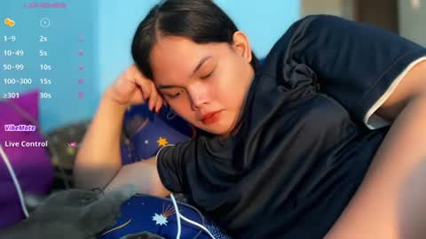 A CUTE GIRL NAME ALIYAH online show from July 25, 8:54 am
