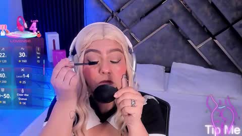 Aliyahs stone online show from December 18, 11:59 am