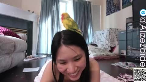 Alize Zaide online show from October 16, 8:44 pm