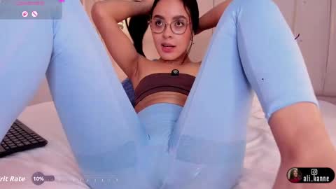 alizza_ online show from April 29, 5:30 pm