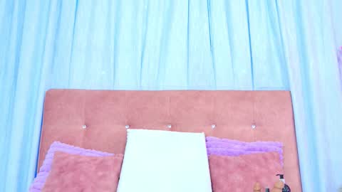 Allicia online show from December 2, 7:27 pm