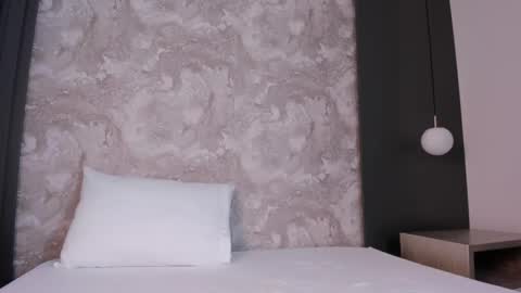 A L L I E online show from November 15, 4:35 am