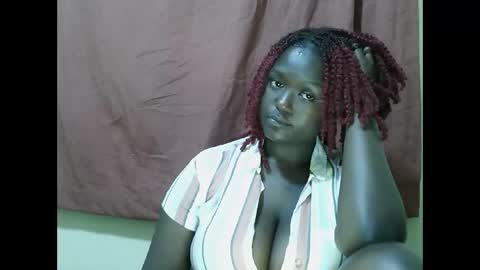 Snapshot of allie_quin chatting on September 17, 5:55 pm Allie online show from September 17, 5:55 pm