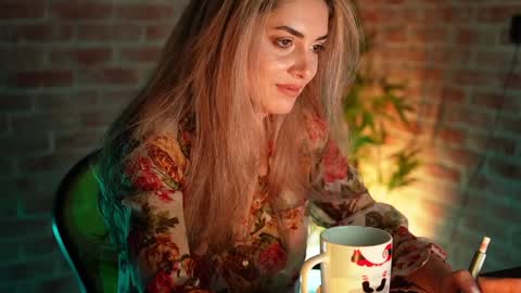 Allie online show from December 29, 5:42 am