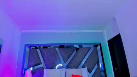    online show from January 26, 10:45 am