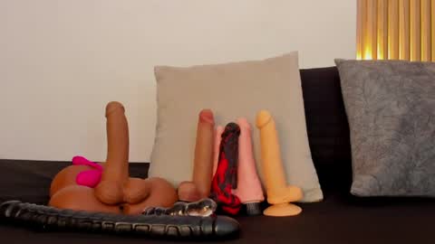 allison_fosther online show from August 6, 2:51 am