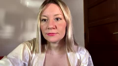 allisonlove2 online show from April 29, 4:42 pm