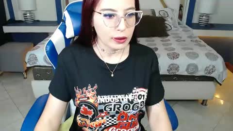 Snapshot of allisonlove_88 chatting on December 24, 3:16 am ALLISON online show from December 24, 3:16 am