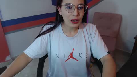 Snapshot of allisonlove_88 chatting on December 21, 3:36 am ALLISON online show from December 21, 3:36 am