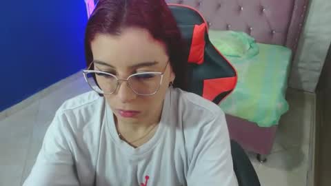 Snapshot of allisonlove_88 chatting on December 29, 10:25 pm ALLISON online show from December 29, 10:25 pm