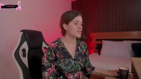 A L L I S S online show from July 29, 9:04 pm