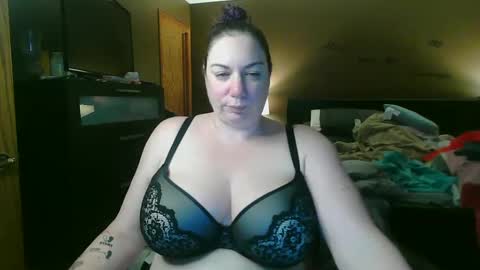Snapshot of allnaturaltigbitties chatting on December 26, 3:49 am Tig Bitty online show from December 26, 3:49 am