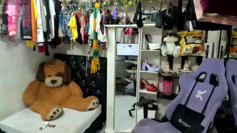 Snapshot of allsson_miller chatting on September 16, 6:49 pm allsson_miller online show from September 16, 6:49 pm