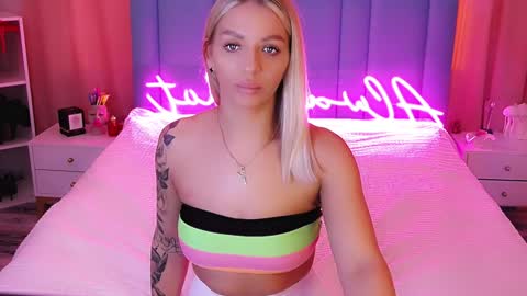 AlwaysHot online show from January 14, 3:01 am