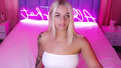 AlwaysHot online show from September 25, 2:43 am