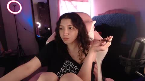 Snapshot of ally_donfort chatting on February 12, 8:40 pm Ally online show from February 12, 8:40 pm